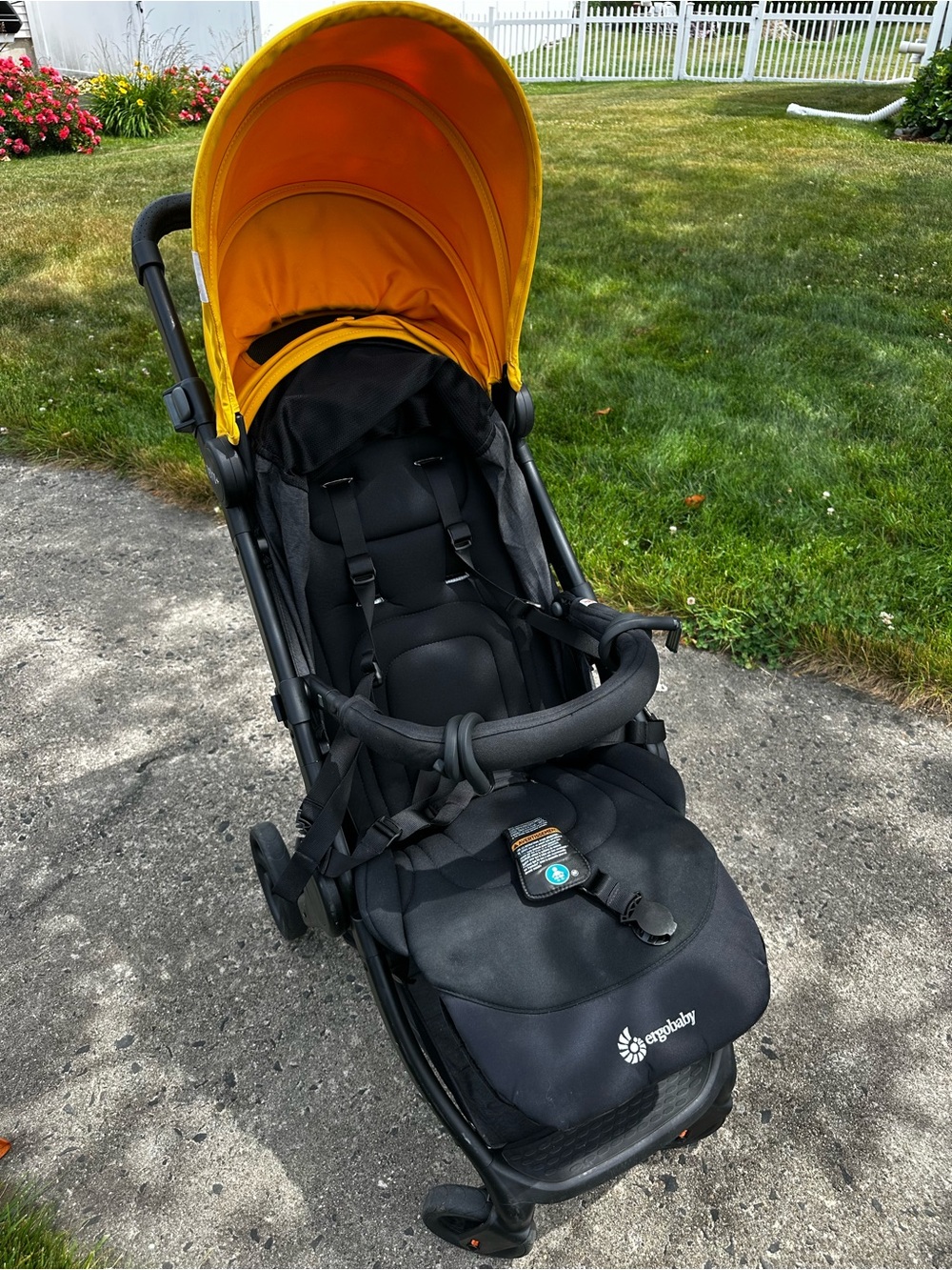 Ergobaby Metro + Compact Stroller with Bright Yellow Canopy